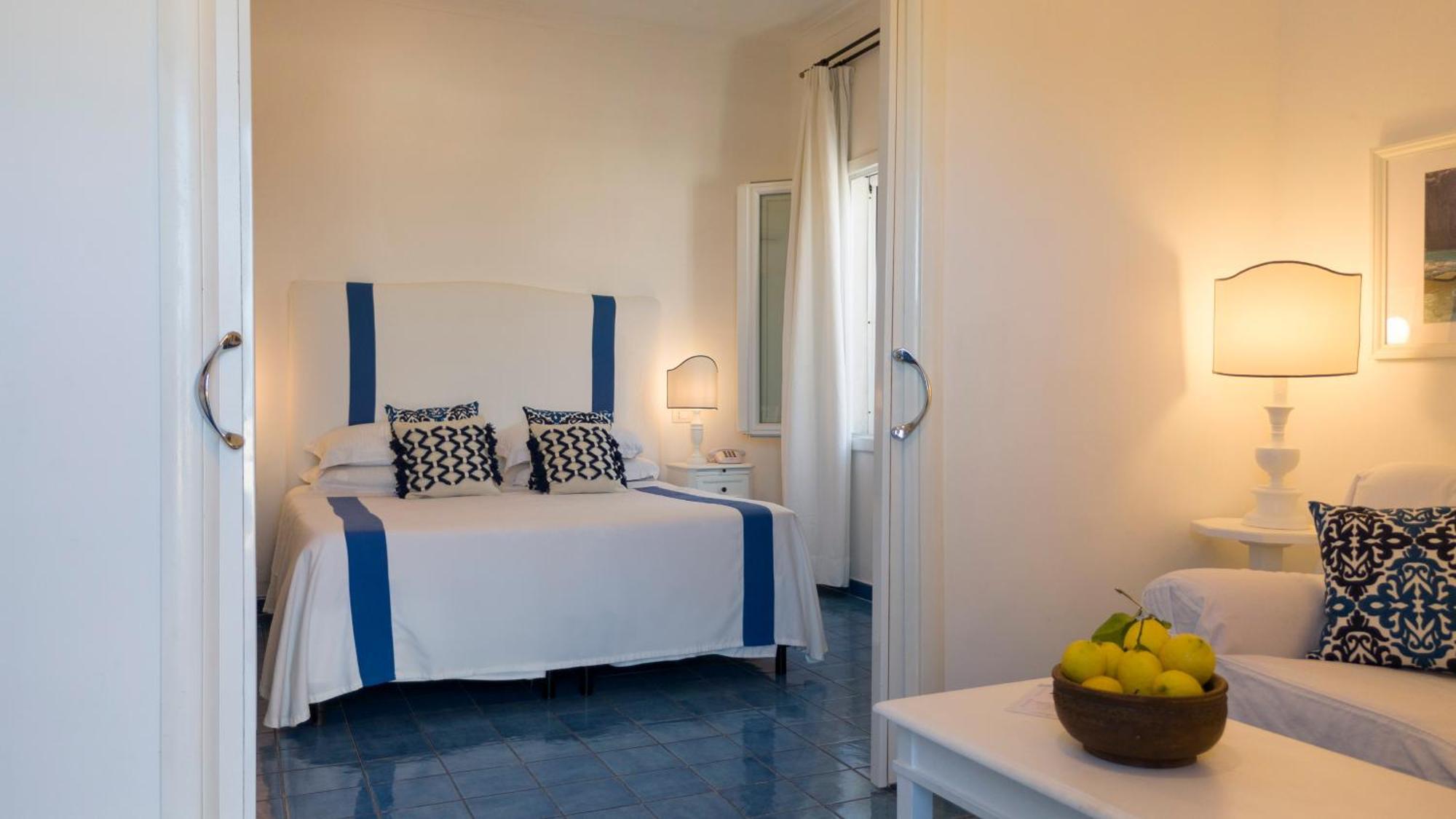 Hotel Chiaia Di Luna Ponza Exteriör bild