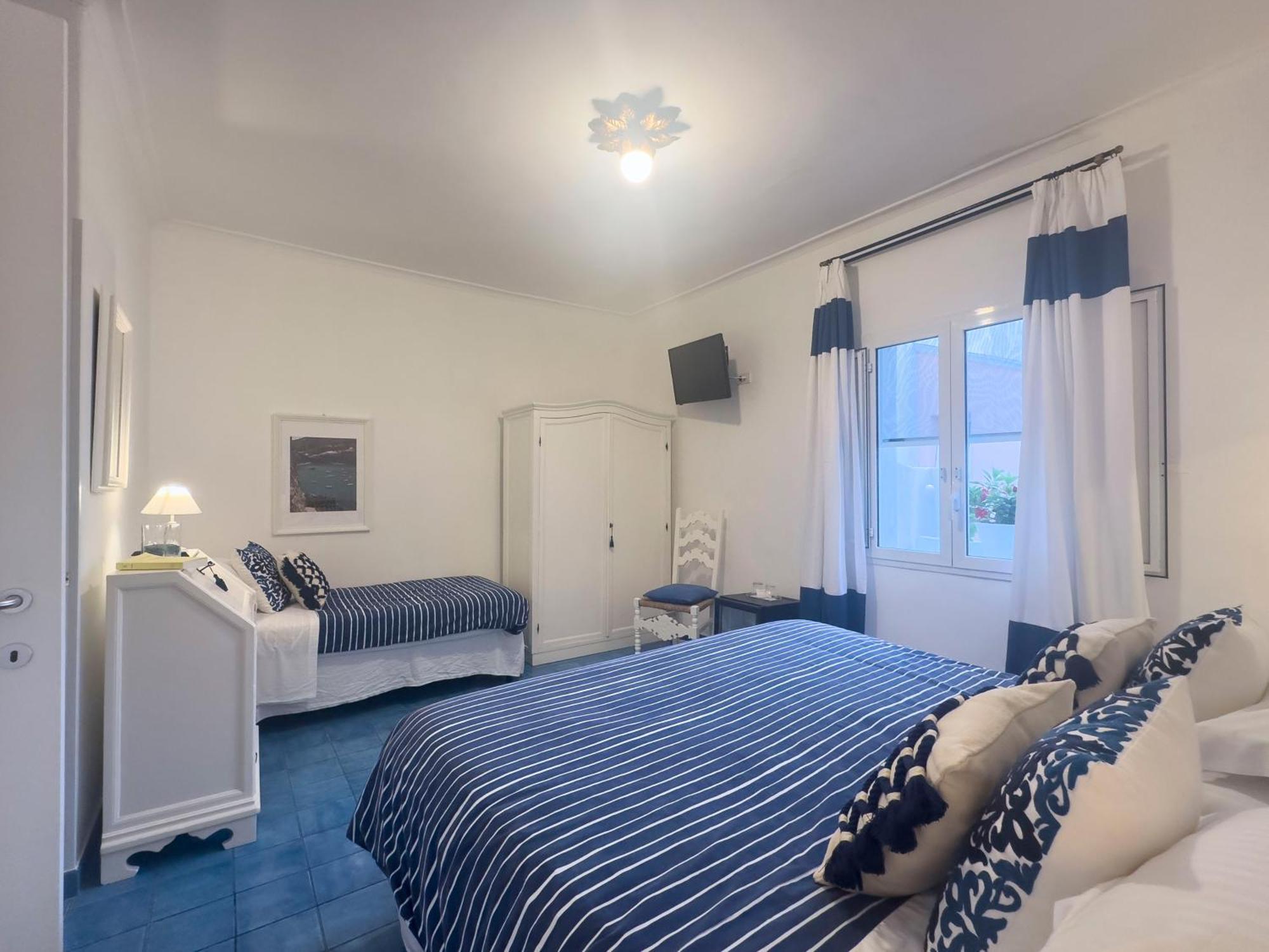 Hotel Chiaia Di Luna Ponza Exteriör bild