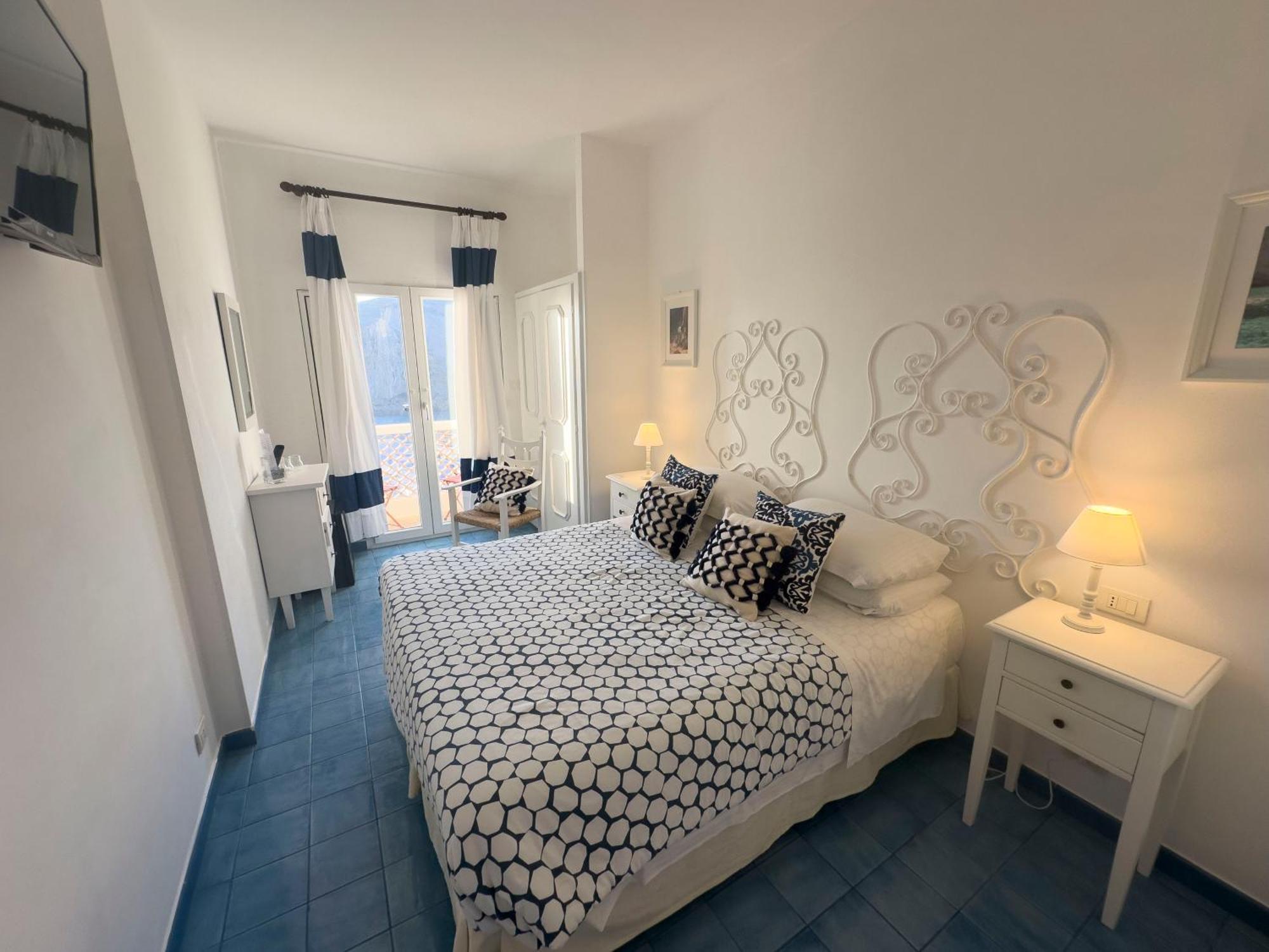 Hotel Chiaia Di Luna Ponza Exteriör bild