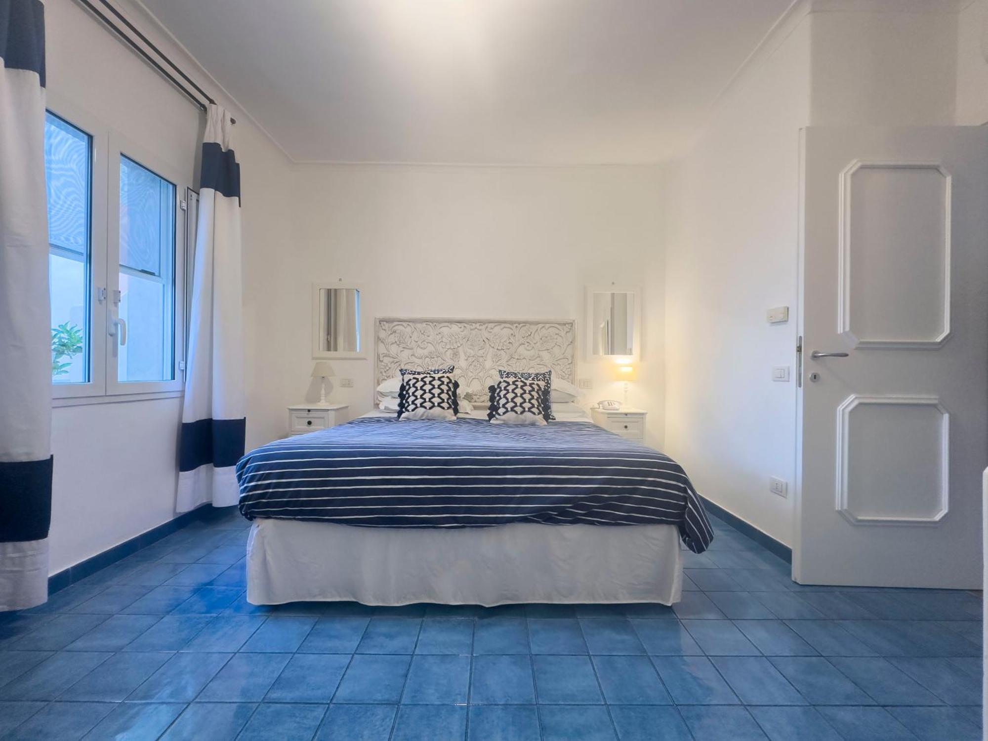 Hotel Chiaia Di Luna Ponza Exteriör bild