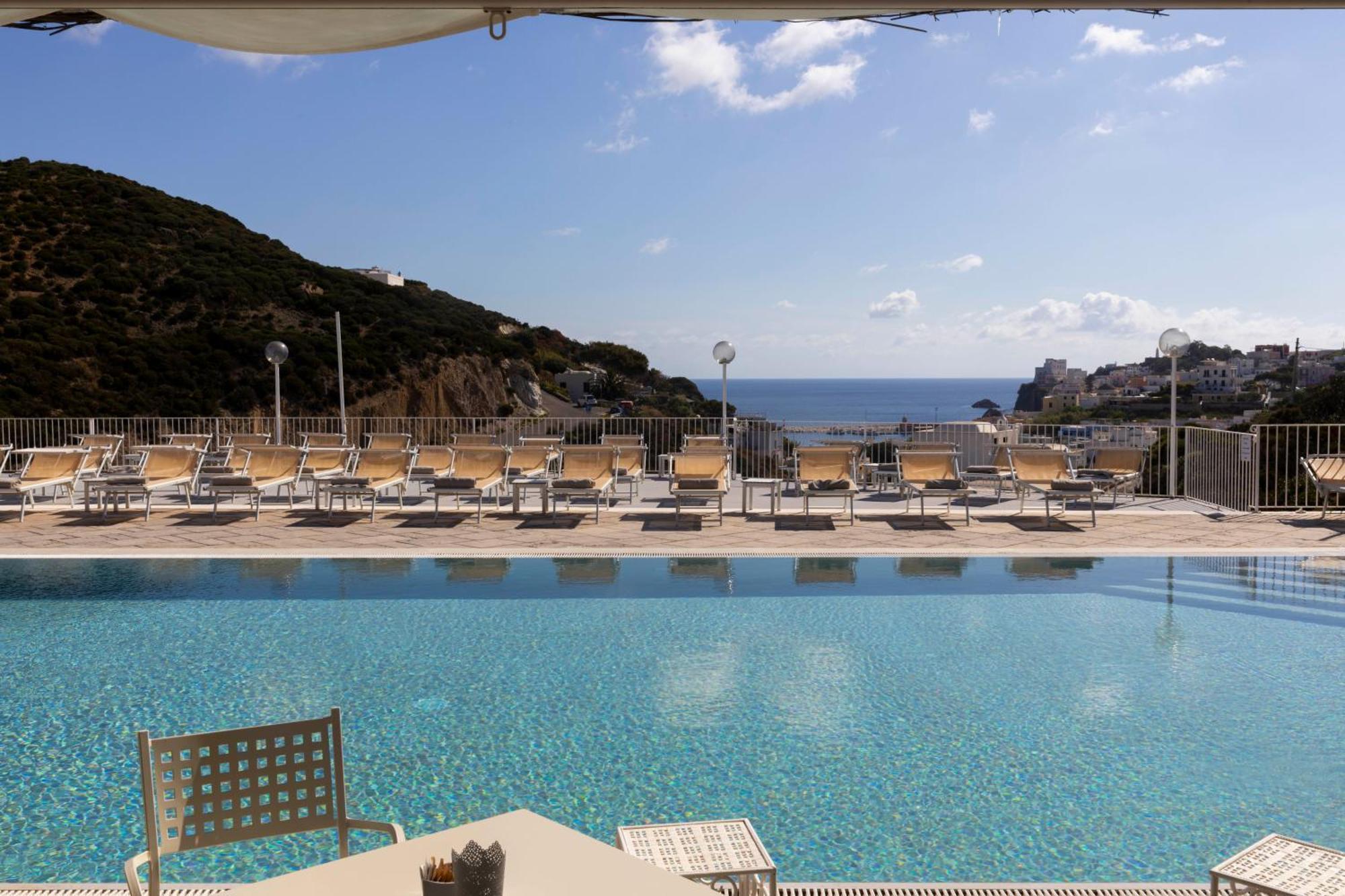 Hotel Chiaia Di Luna Ponza Exteriör bild