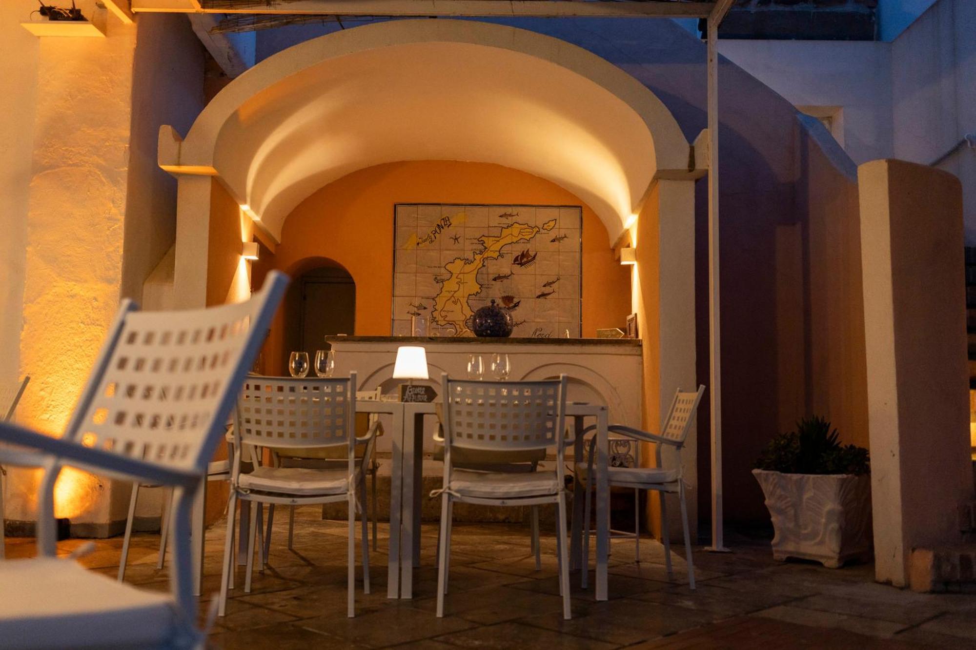 Hotel Chiaia Di Luna Ponza Exteriör bild