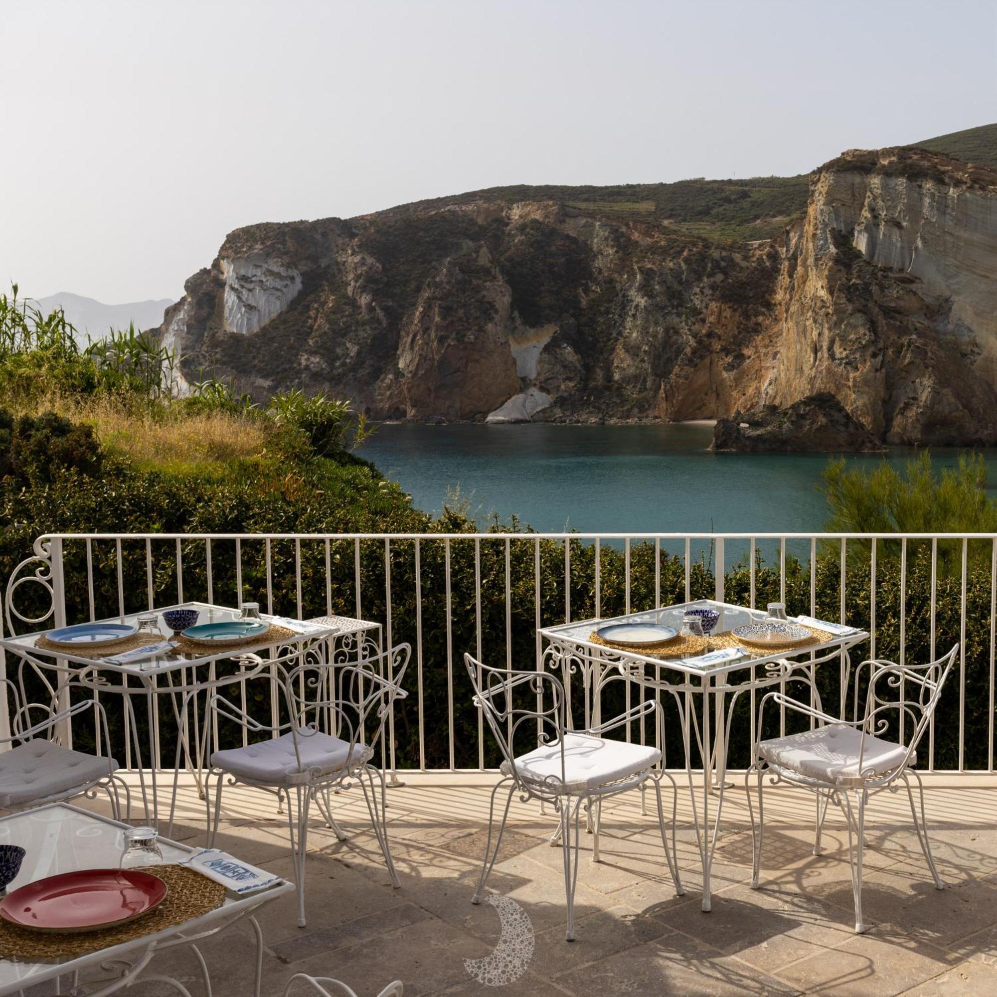 Hotel Chiaia Di Luna Ponza Exteriör bild