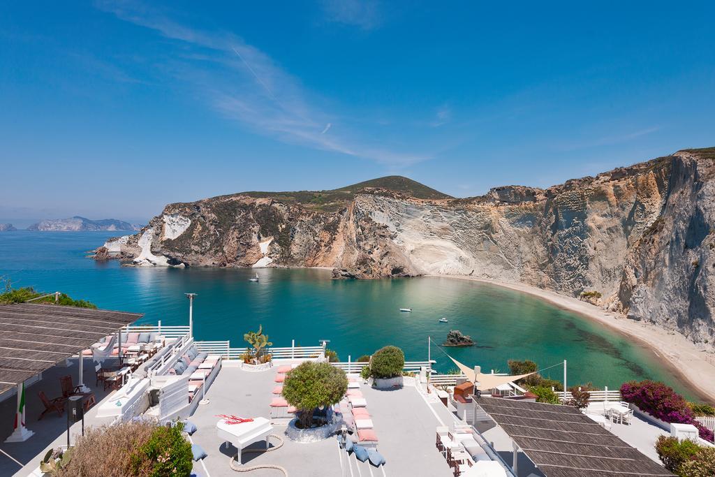 Hotel Chiaia Di Luna Ponza Exteriör bild