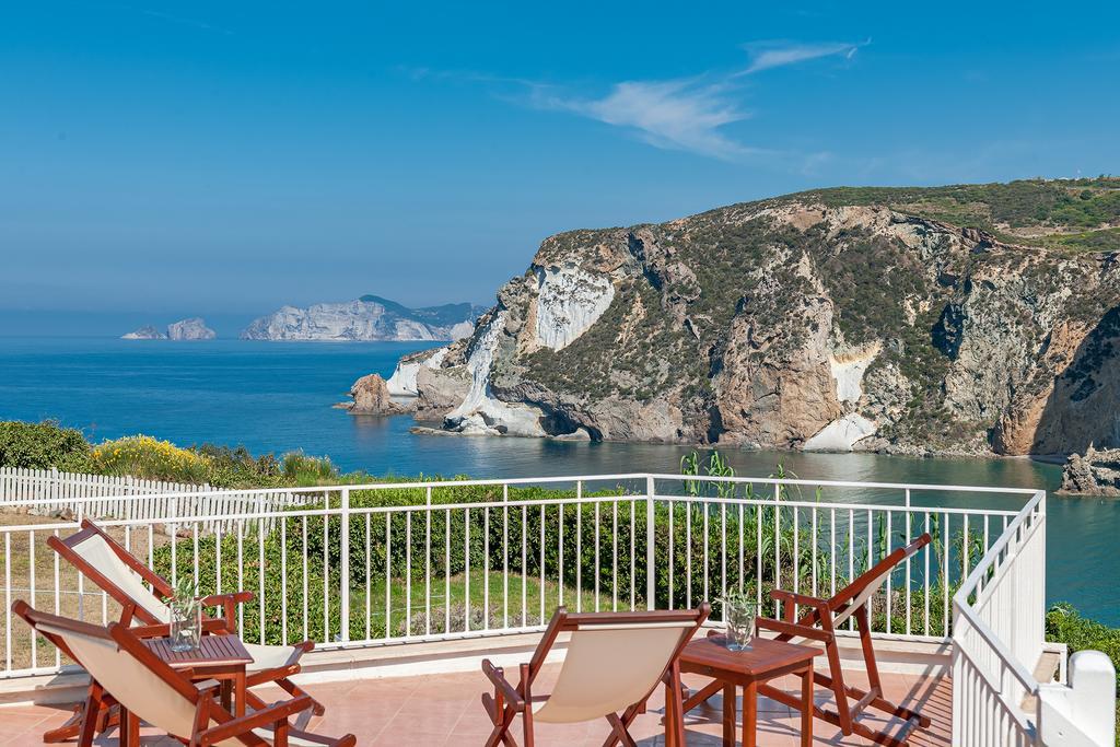 Hotel Chiaia Di Luna Ponza Exteriör bild
