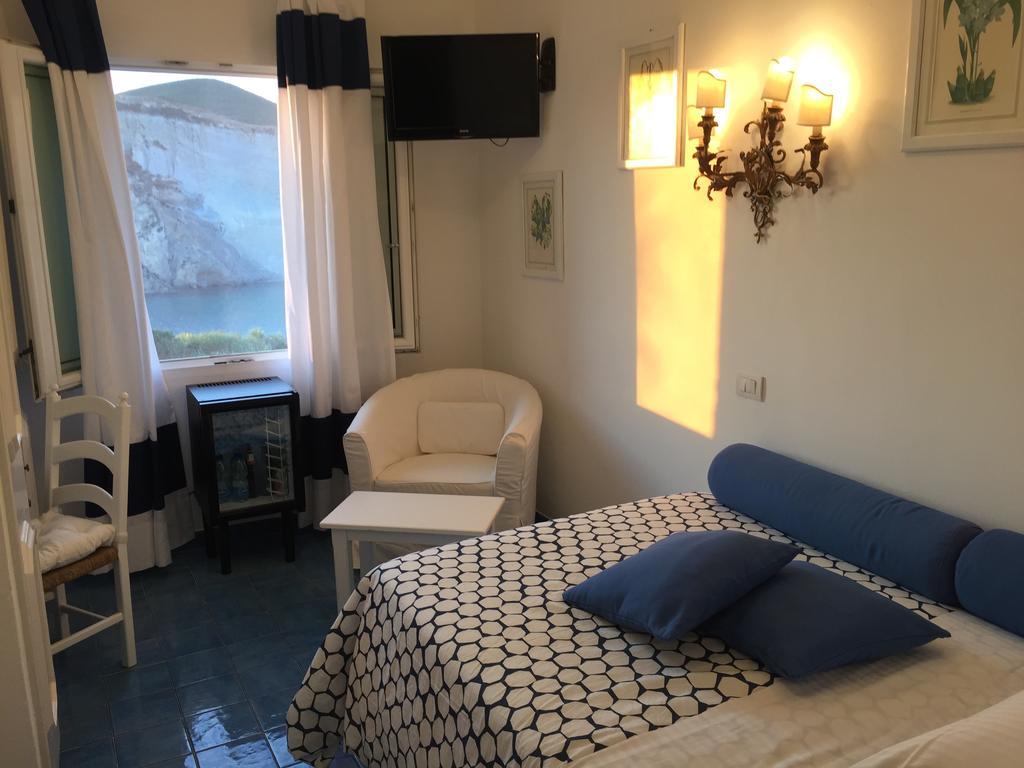 Hotel Chiaia Di Luna Ponza Exteriör bild